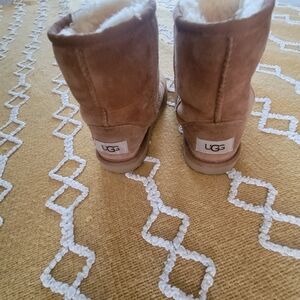 UGG GIRL'S BOOTS